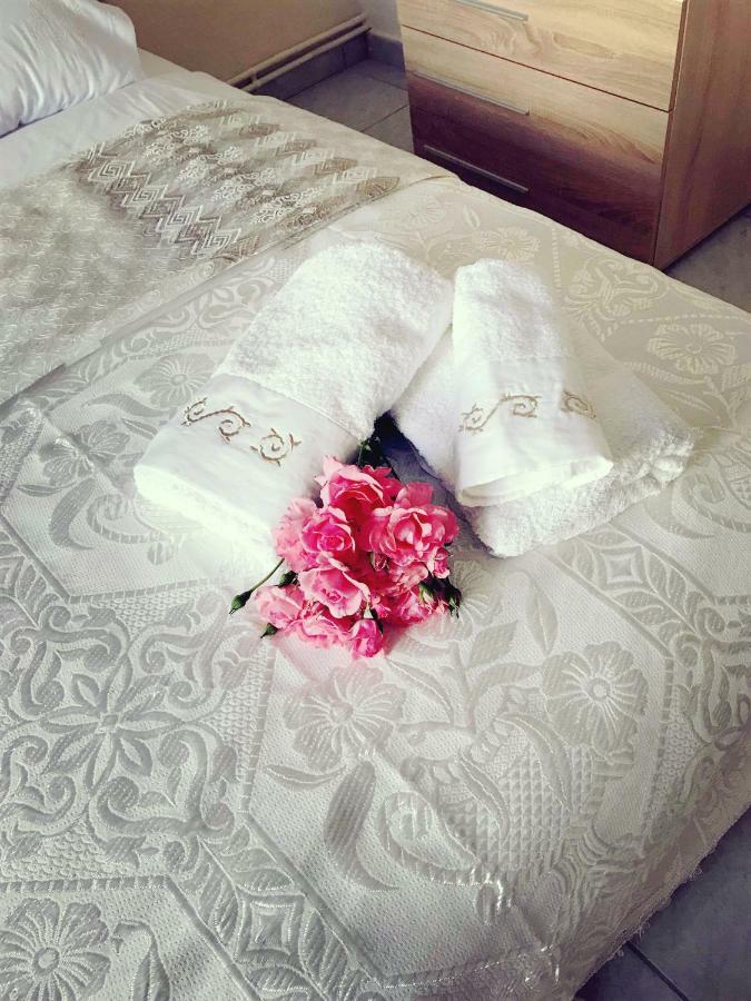 Anastasia'S Home Néa Péramos Bagian luar foto